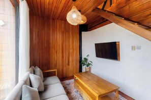 Flat-screen TV - Linggayoni Cabin Dieng (Dieng Kulon)