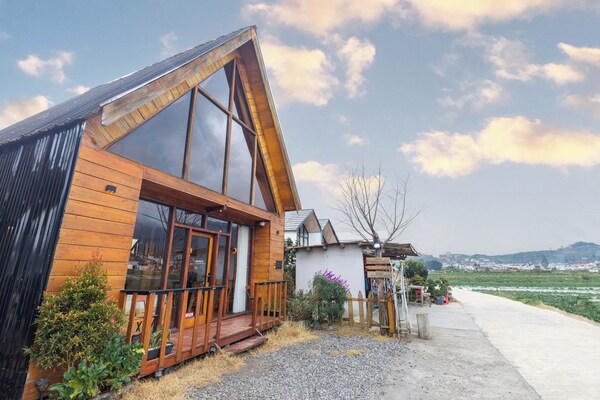 Linggayoni Cabin Dieng - Dieng