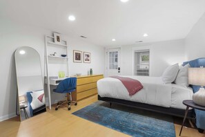 1 bedroom, desk, iron/ironing board, WiFi