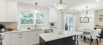 The Reedy Retreat- 2BR/2BR