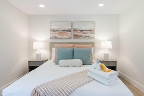 2 bedrooms, internet, bed sheets