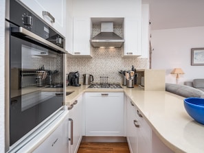 Fridge, microwave, oven, coffee/tea maker