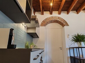 Micro-ondes, four, plaque de cuisson, lave-vaisselle