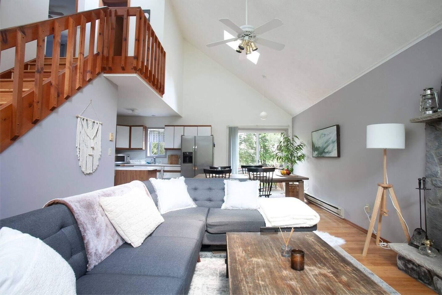 Smart TV, fireplace, offices, computer monitors