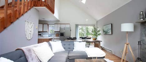 Smart TV, chimenea, oficina, monitor de computadora