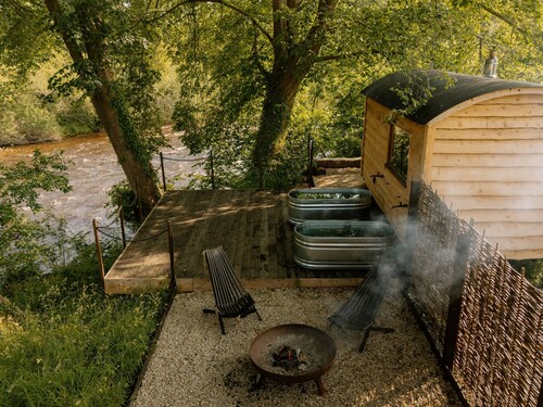 Dog friendly Curlew Lodge Riverdale located in Yorkshire