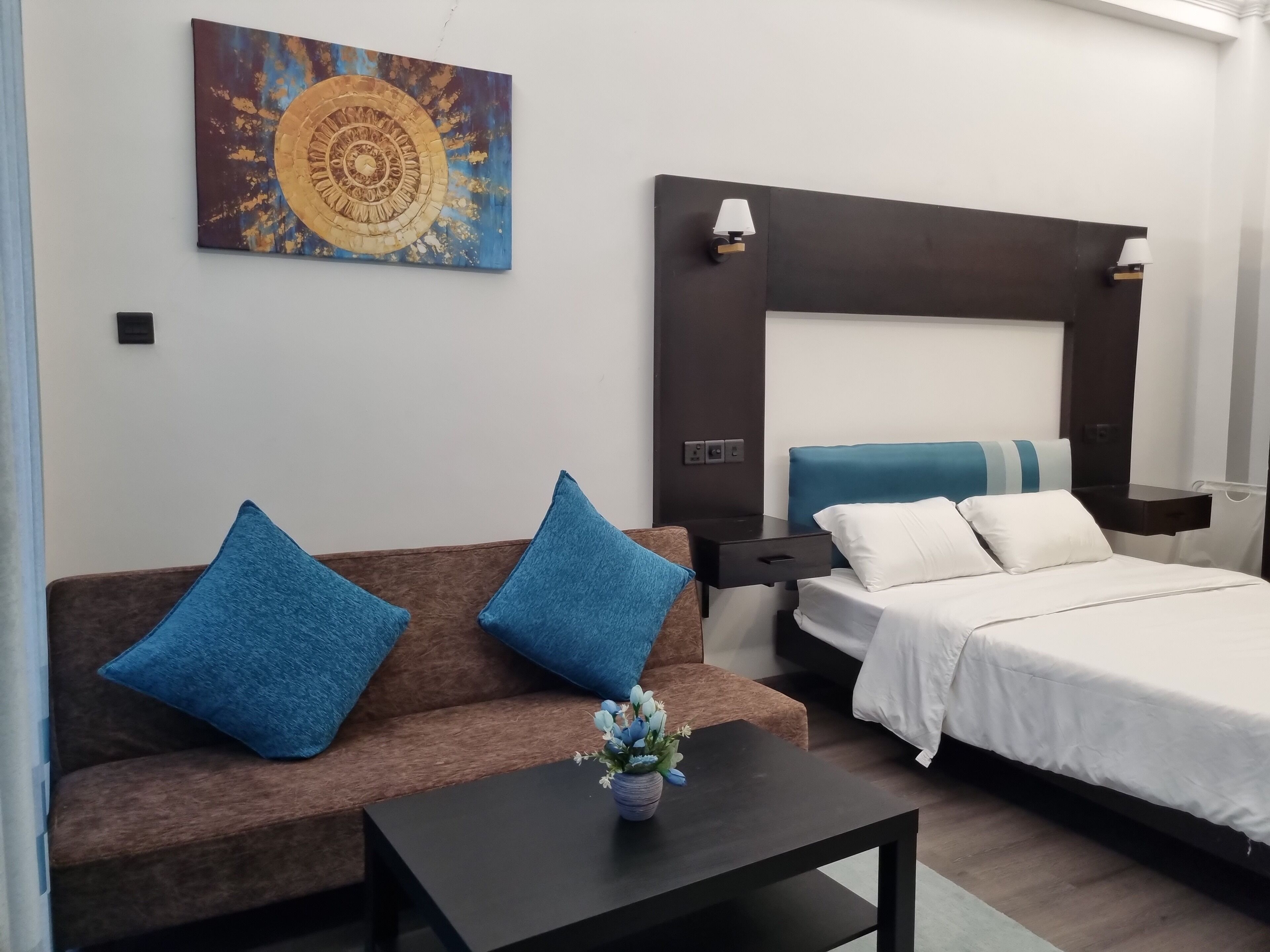 4 chambres, fer et planche à repasser, Wi-Fi, draps fournis