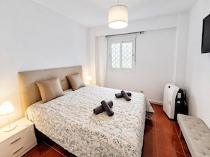 2 bedrooms, iron/ironing board, WiFi (free), bed sheets