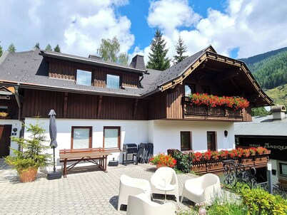 Charming ski-in/ski-out country house with sauna