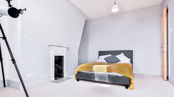 2 bedrooms, WiFi (free), bed sheets