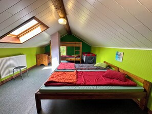 9 Schlafzimmer, Internetzugang