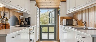 Summerhouse in peaceful surroundings