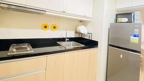 Unclassified image, 3 of 11, button - Room-stylish Yet Budget-friendly Iloilo (Iloilo)