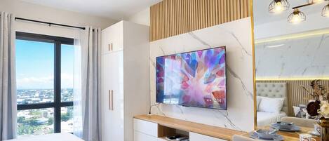 Bügeleisen/Bügelbrett, WLAN, Bettwäsche