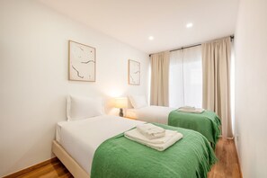2 bedrooms, iron/ironing board, Internet, bed sheets