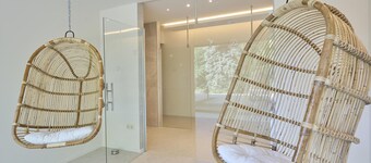 Luxury house with large garden and wellness