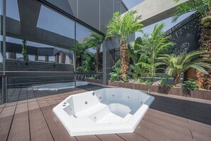 Signature kamer, Meerdere bedden, terras, uitzicht op de stad | Terras