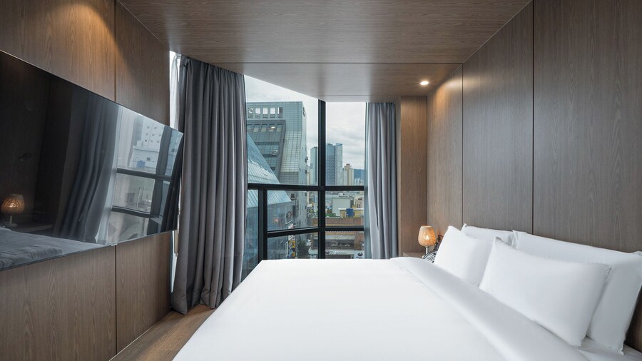 Giant Hotel