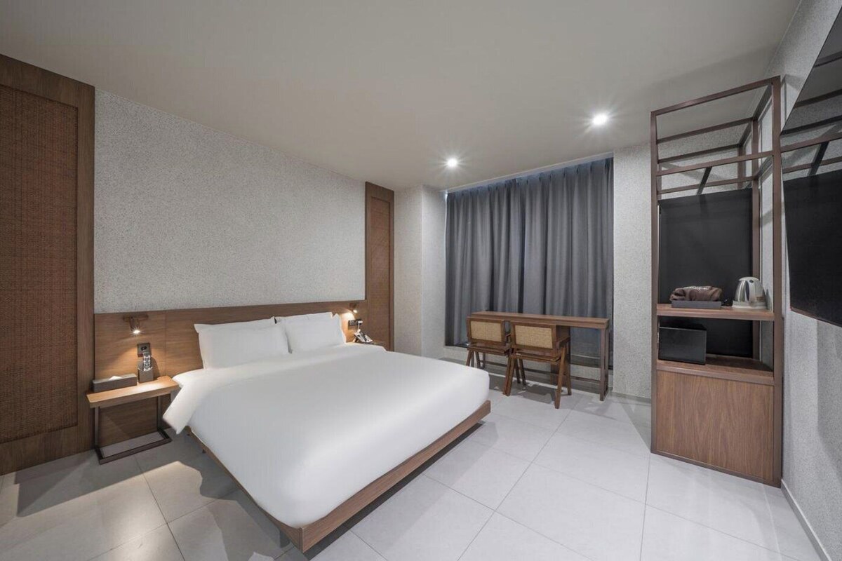 Deluxe Grand - Free Snack Bar | Ropa de cama de alta calidad y caja de seguridad en la habitación