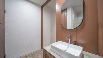 Shower, hair dryer, bathrobes, slippers