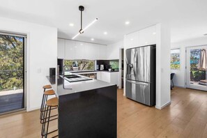 Fridge, microwave, oven, stovetop - Beachside Bliss I Walk to Beach I Heated Pool (Aireys Inlet)