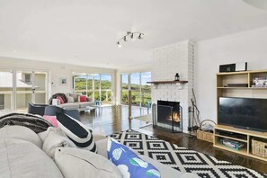 Fernseher, Kamin