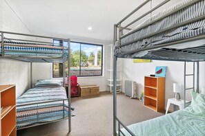 5 Schlafzimmer, Bügeleisen/Bügelbrett, WLAN, Bettwäsche