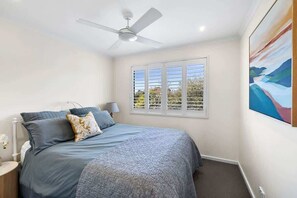 3 bedrooms, iron/ironing board, WiFi