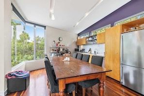Fridge, microwave, oven, stovetop - Erica Escape | Modern Treehouse Retreat (Aireys Inlet)