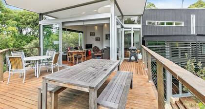 Erica Escape | Modern Treehouse Retreat