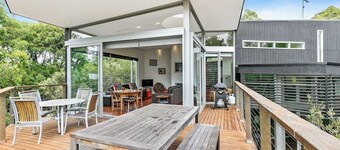 Erica Escape | Modern Treehouse Retreat