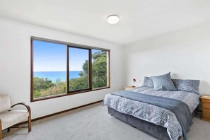 3 bedrooms, bed sheets