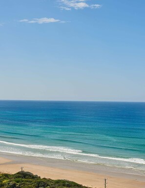 Una spiaggia nelle vicinanze