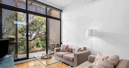Inlet Apartment I Walk to beach, cafes and more