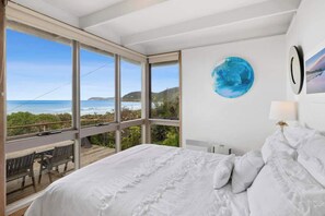 4 bedrooms, iron/ironing board, bed sheets