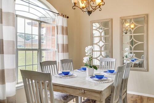 < 1 Mi to Oak Tree National: Cozy Getaway!