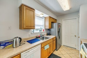 冷蔵庫、電子レンジ、コンロ、食器洗い機