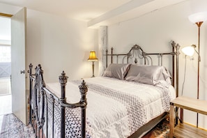 1 bedroom, iron/ironing board, WiFi, bed sheets