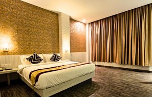 Dobbeltrom – executive | Skrivebord, skrivebord for bærbar PC og wi-fi (inkludert)