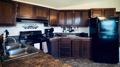  Rustic 2-bed/2-bath, Horse Ranch, HVAC, WiFi, Full kitchen, 5 min > town