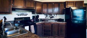  Rustic 2-bed/2-bath, Horse Ranch, HVAC, WiFi, Full kitchen, 5 min > town