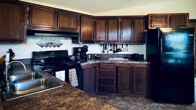  Rustic 2-bed/2-bath, Horse Ranch, HVAC, WiFi, Full kitchen, 5 min > town