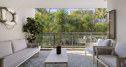 Bright 2-Bed Apartment Near Narrabeen Beach