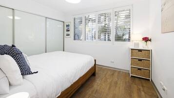 2 bedrooms, iron/ironing board, WiFi, bed sheets