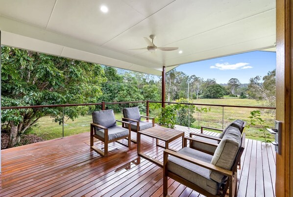Terrace/patio - Quiet Ninderry Cottage with Peaceful Rural Outlook (Ninderry)