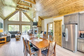Interior - 11 Mi to Chimney Rock! All-Season Family Escape (Mill Spring)
