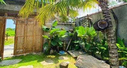 Joglo Breeze Guesthouse and Villa full house