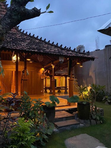 Joglo Breeze Guesthouse and Villa full house