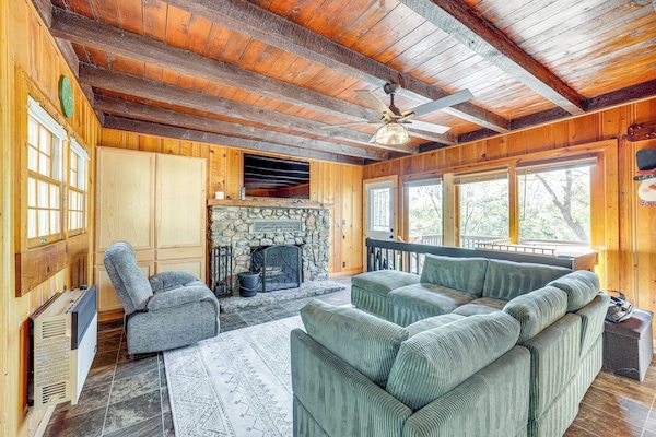 Running Springs Vacation Rental | 2BR | 2BA | 1,173 Sq Ft | Stairs Required