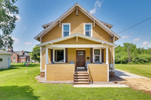 Rural Hixton Vacation Home: Gas Grill & Porch!